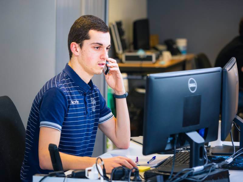 Technicien CTR Santé au support téléphonique